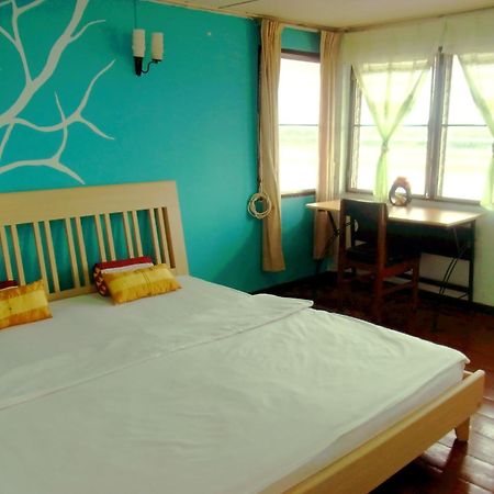 28 Rachabutr Hostel Ubon Ratchathani Rum bild
