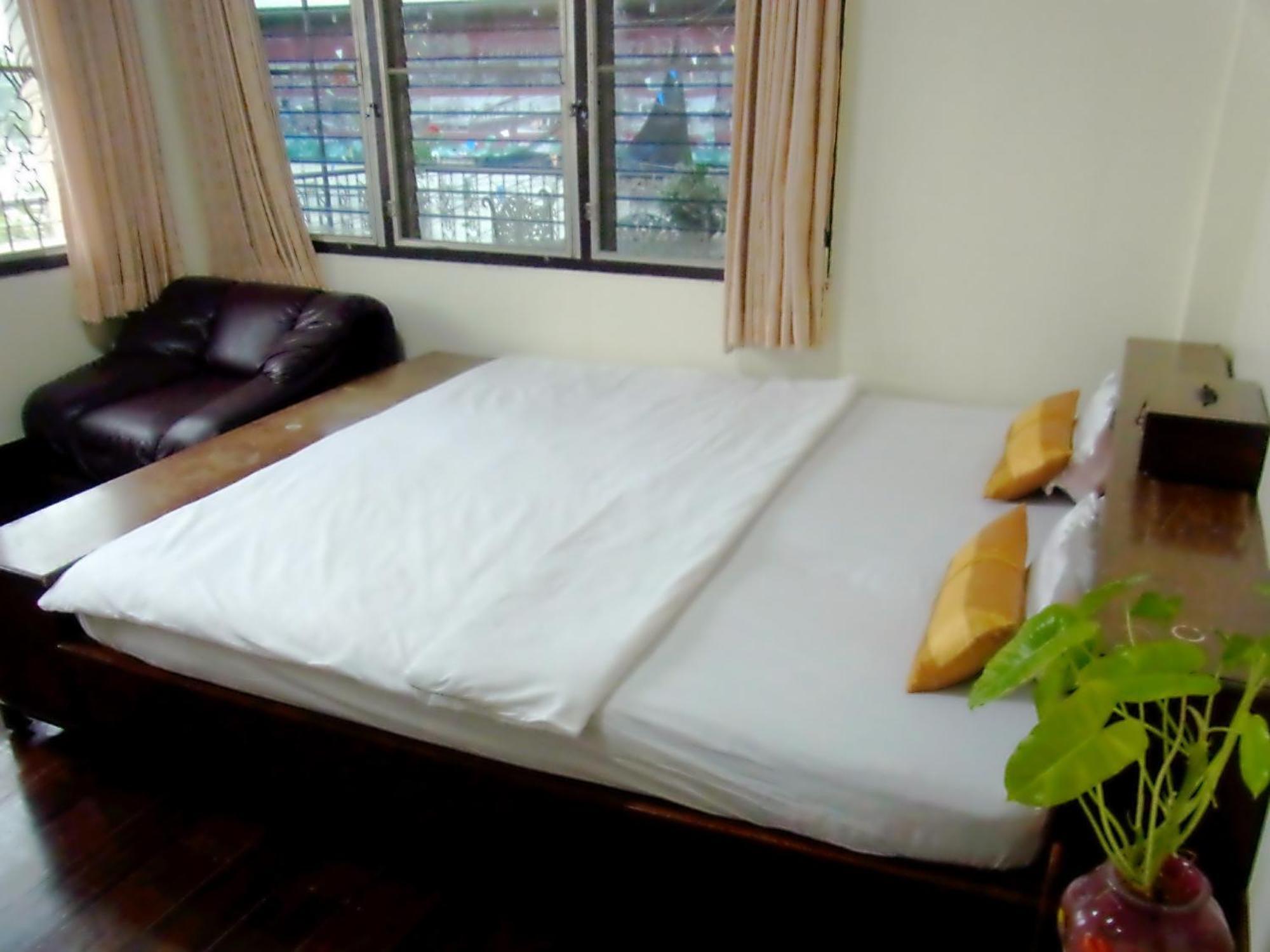 28 Rachabutr Hostel Ubon Ratchathani Rum bild