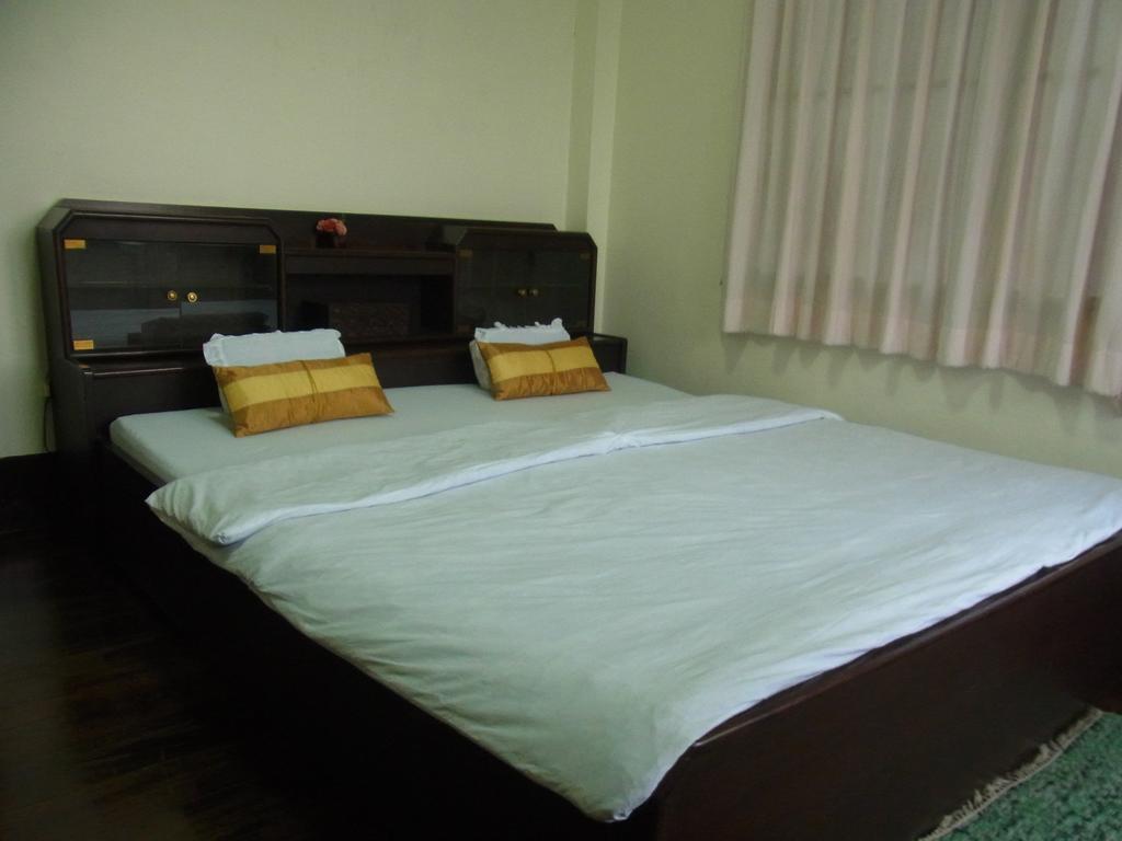 28 Rachabutr Hostel Ubon Ratchathani Rum bild