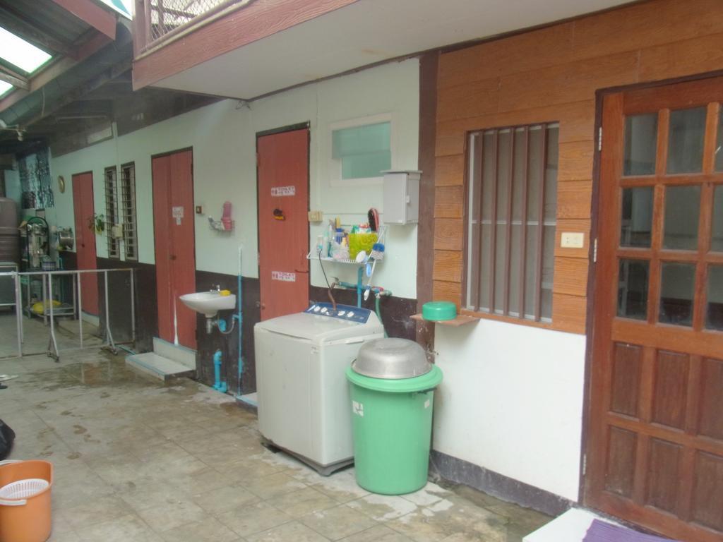 28 Rachabutr Hostel Ubon Ratchathani Exteriör bild