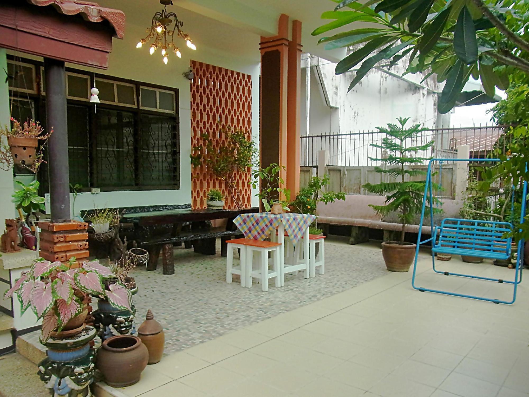 28 Rachabutr Hostel Ubon Ratchathani Exteriör bild