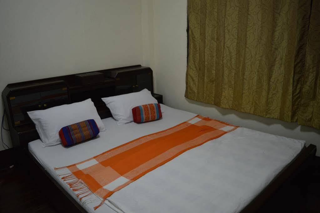 28 Rachabutr Hostel Ubon Ratchathani Exteriör bild